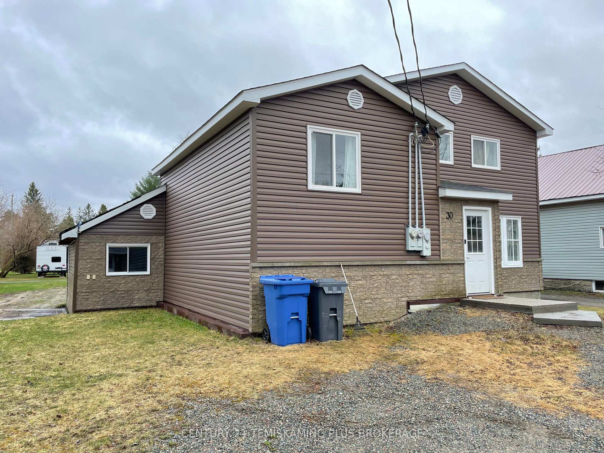 Photo 2 of 30 Seventh Avenue, Englehart — HOMEH