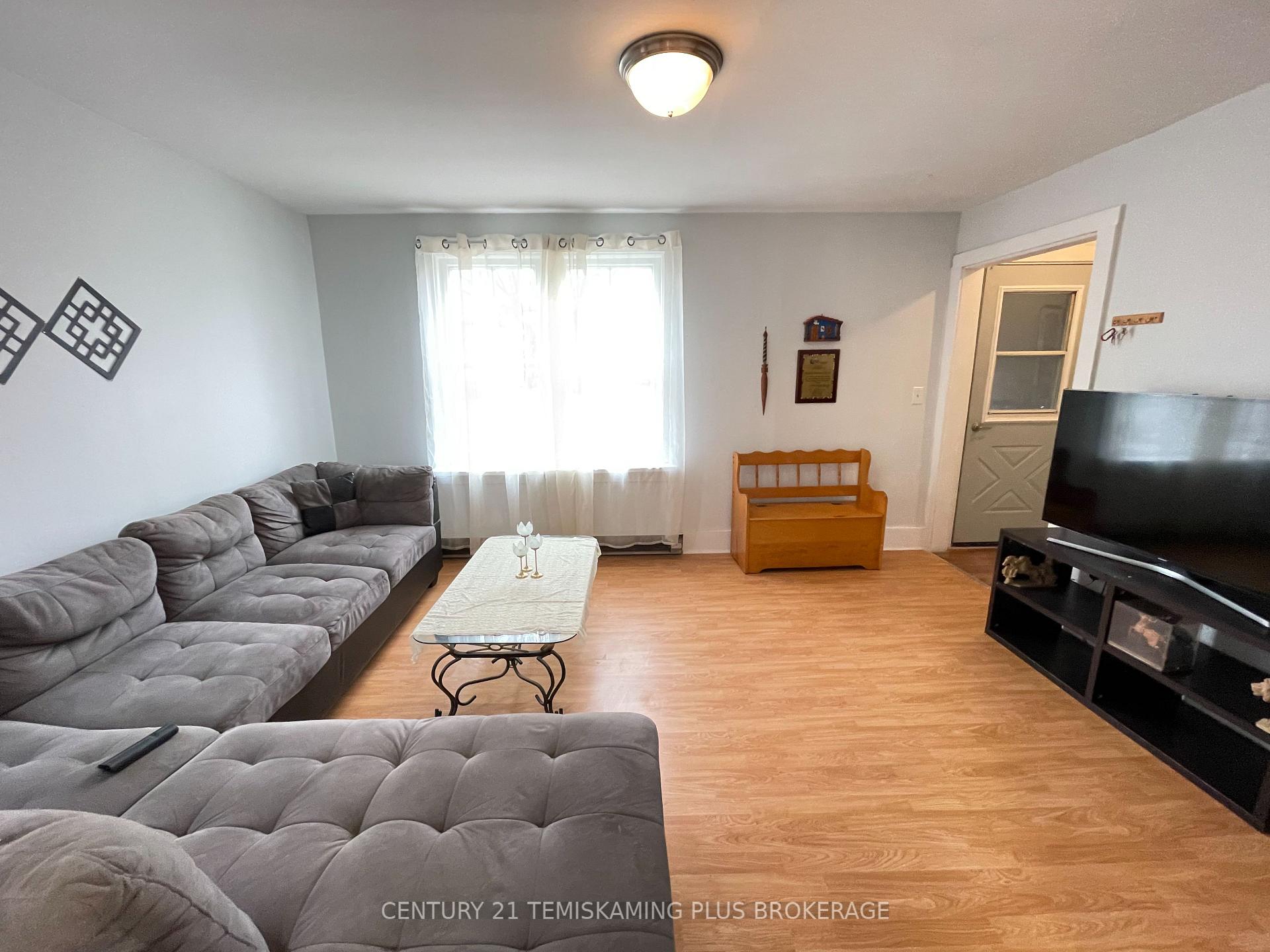 Photo 8 of 30 Seventh Avenue, Englehart — HOMEH