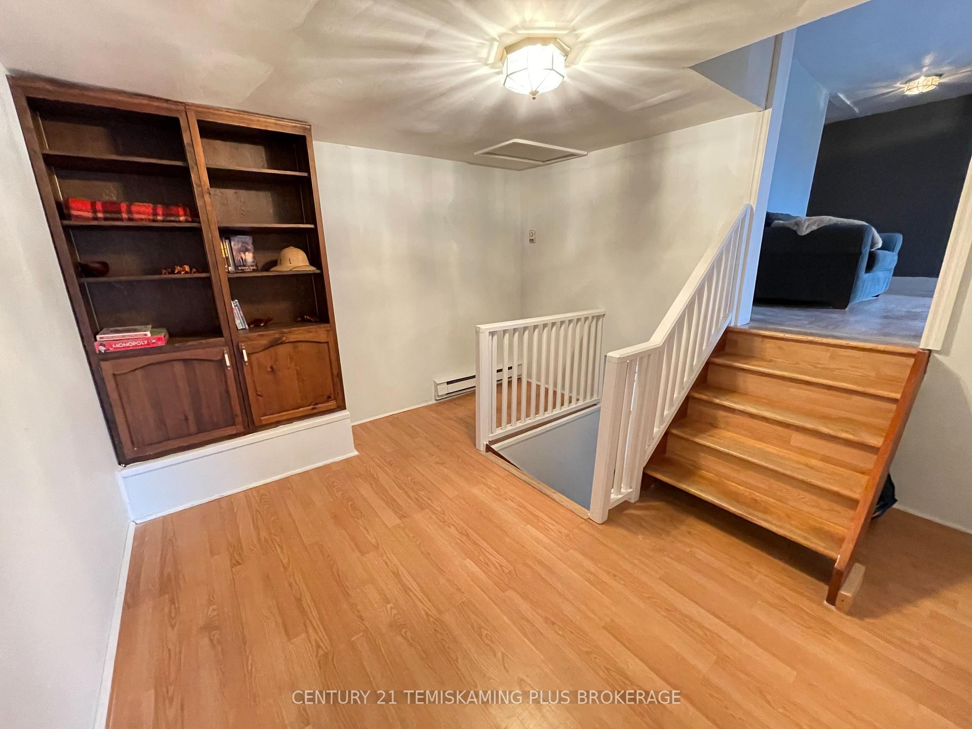 Photo 15 of 30 Seventh Avenue, Englehart — HOMEH