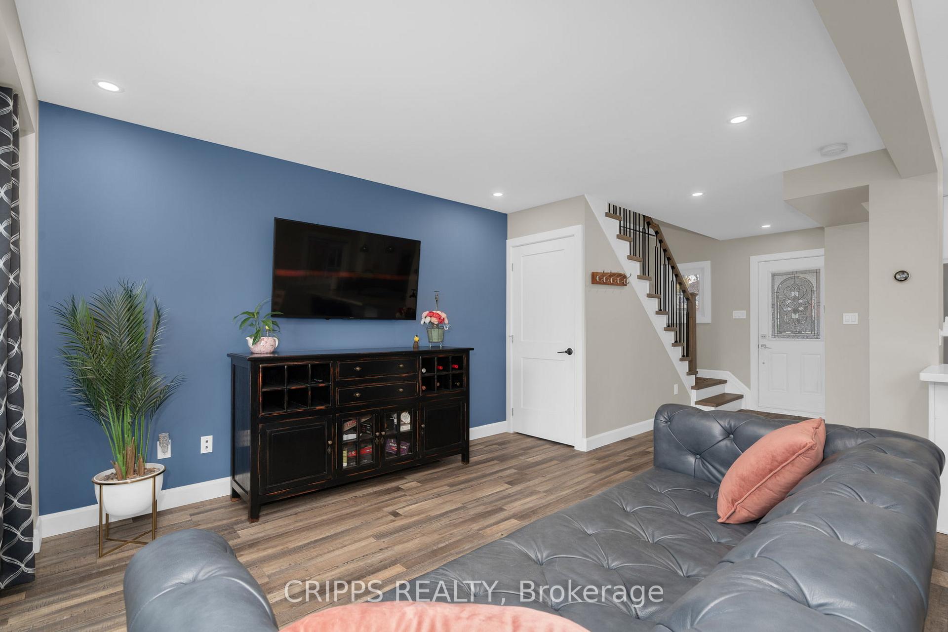 Photo 3 of 53 Hadden Crescent, Barrie, Cundles East — HOMEH