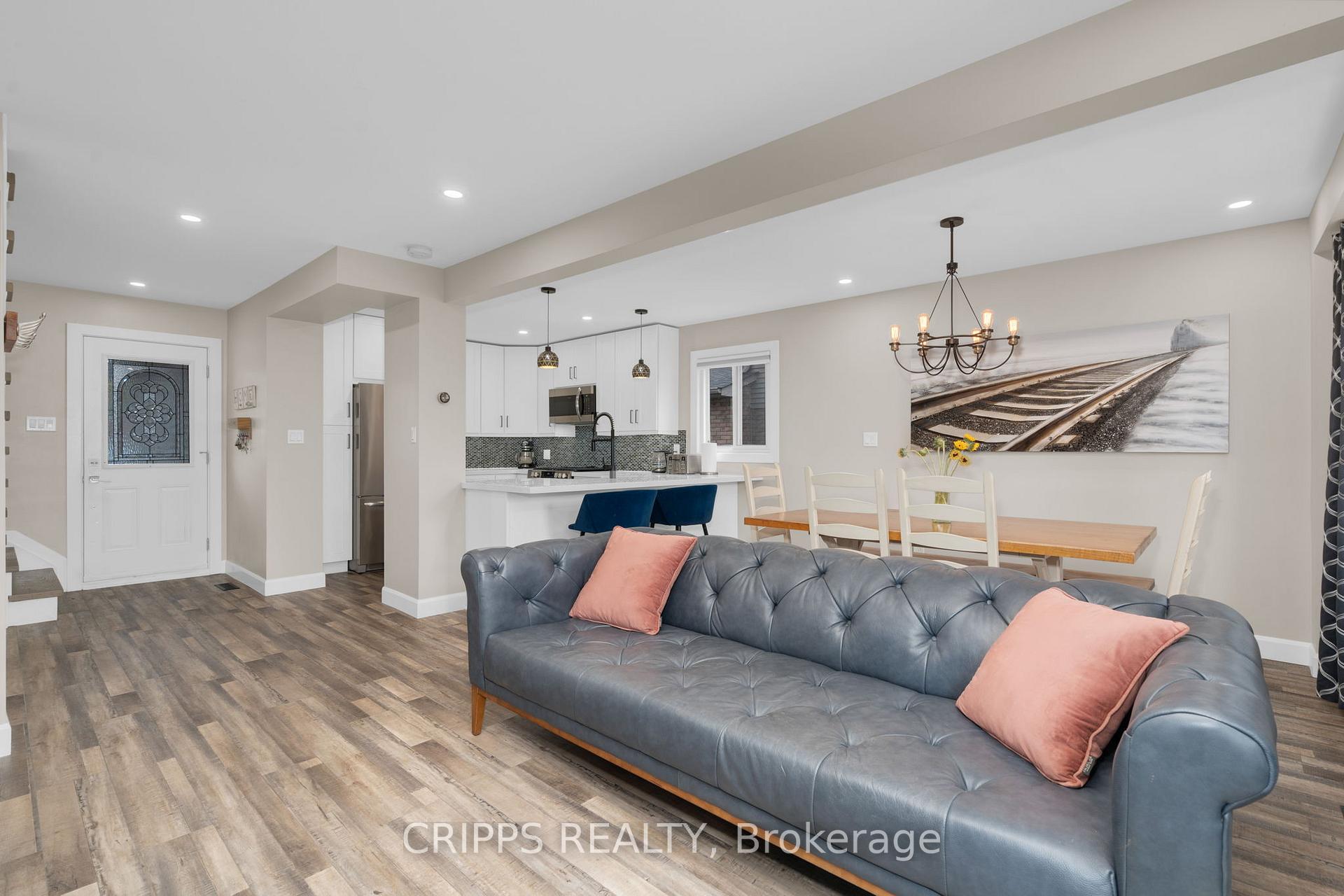 Photo 5 of 53 Hadden Crescent, Barrie, Cundles East — HOMEH