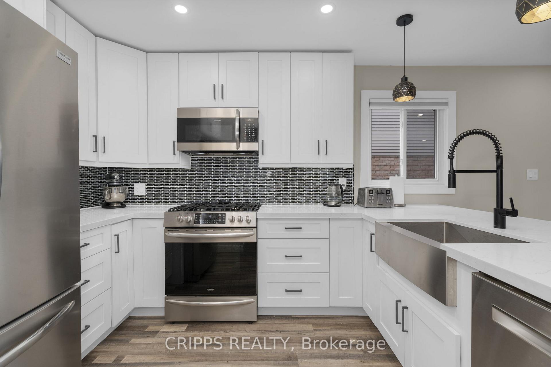 Photo 8 of 53 Hadden Crescent, Barrie, Cundles East — HOMEH