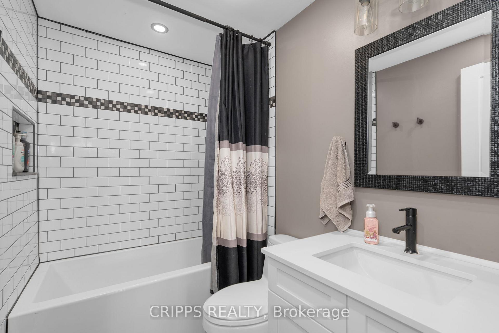 Photo 15 of 53 Hadden Crescent, Barrie, Cundles East — HOMEH