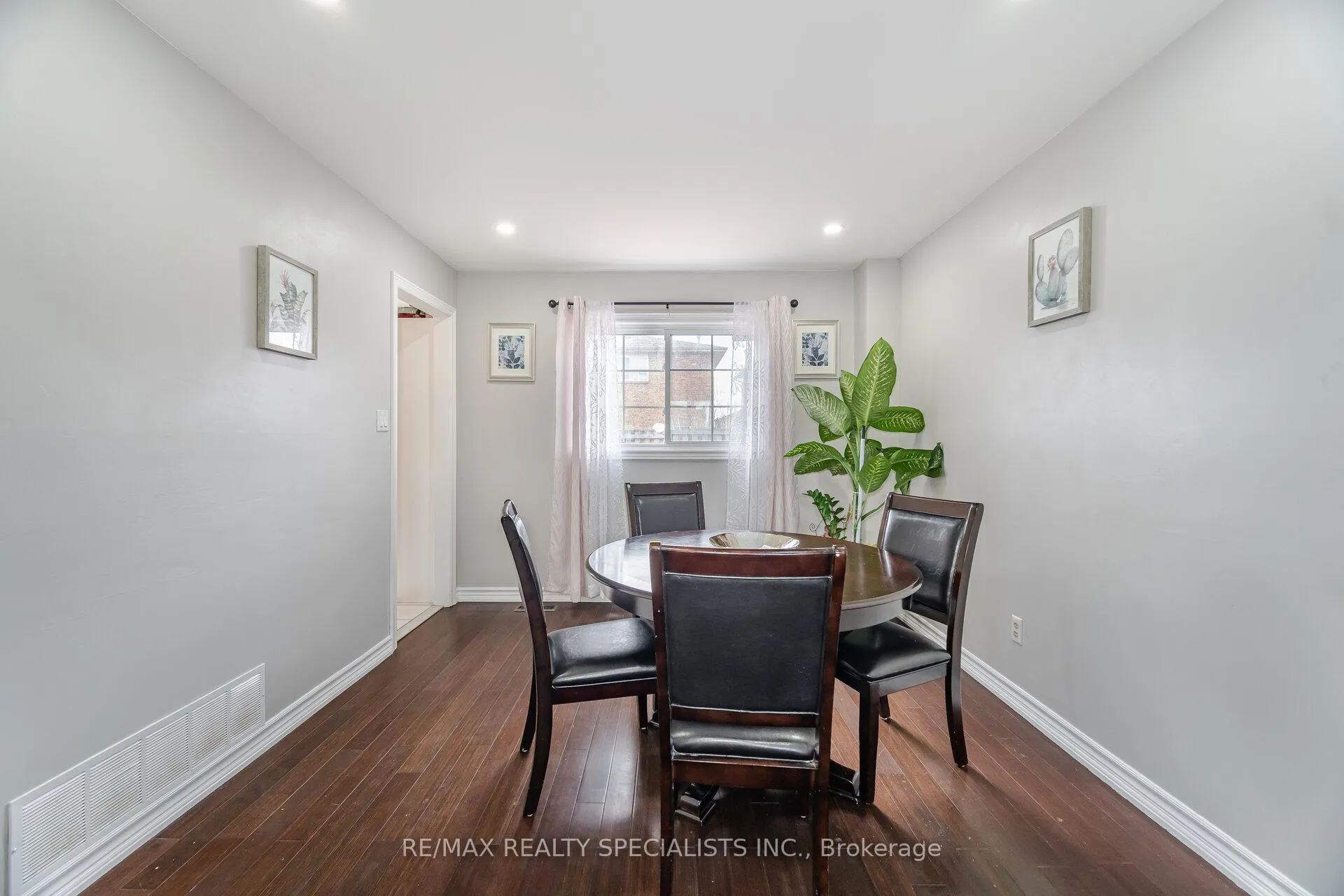 Photo 6 of 6 Beisel Court, Brampton, Heart Lake West — HOMEH