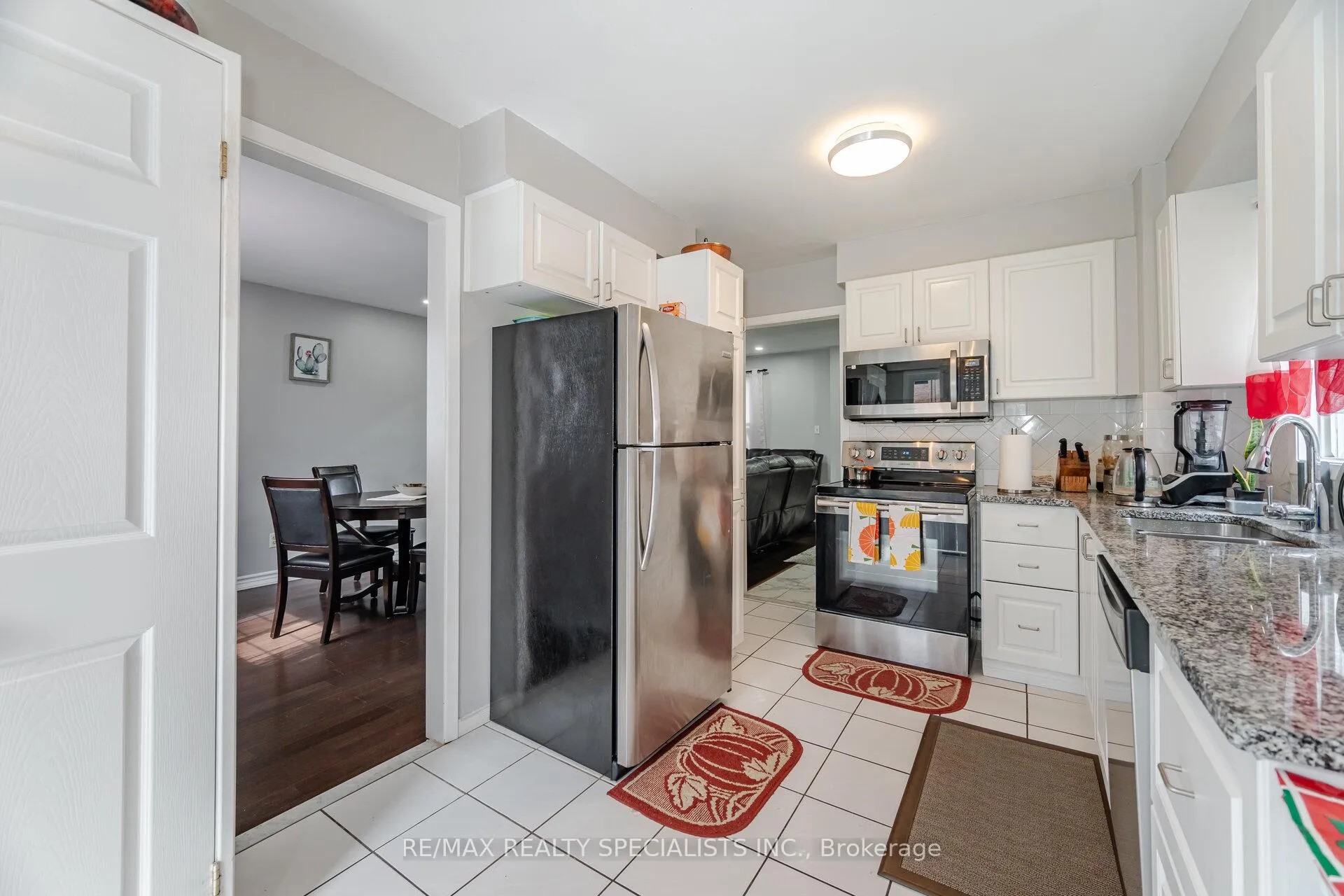 Photo 8 of 6 Beisel Court, Brampton, Heart Lake West — HOMEH