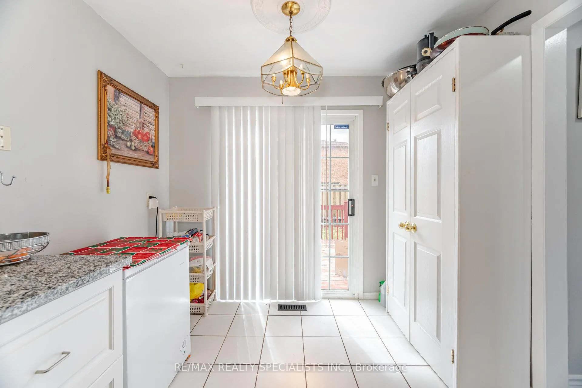 Photo 10 of 6 Beisel Court, Brampton, Heart Lake West — HOMEH