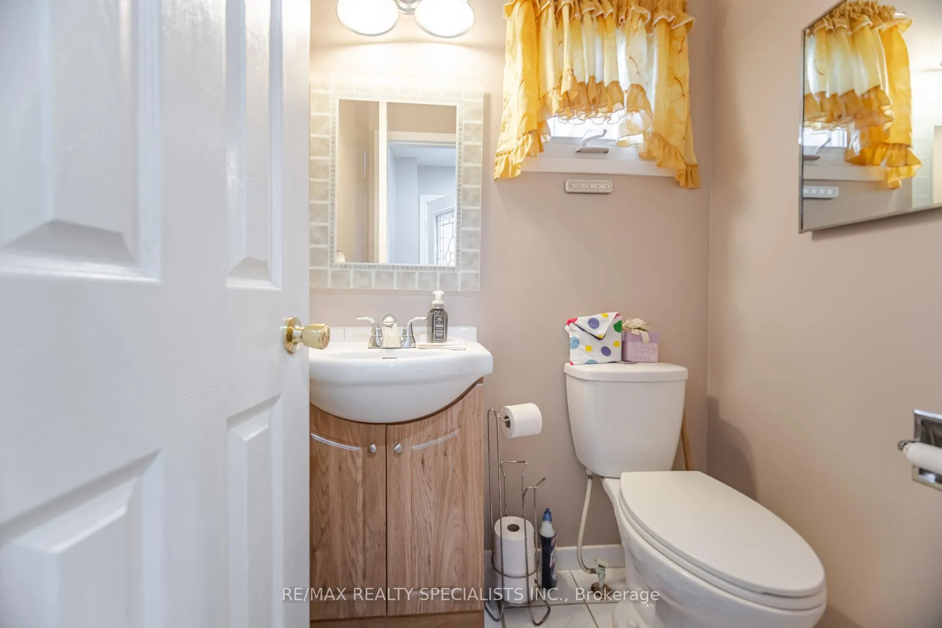 Photo 12 of 6 Beisel Court, Brampton, Heart Lake West — HOMEH