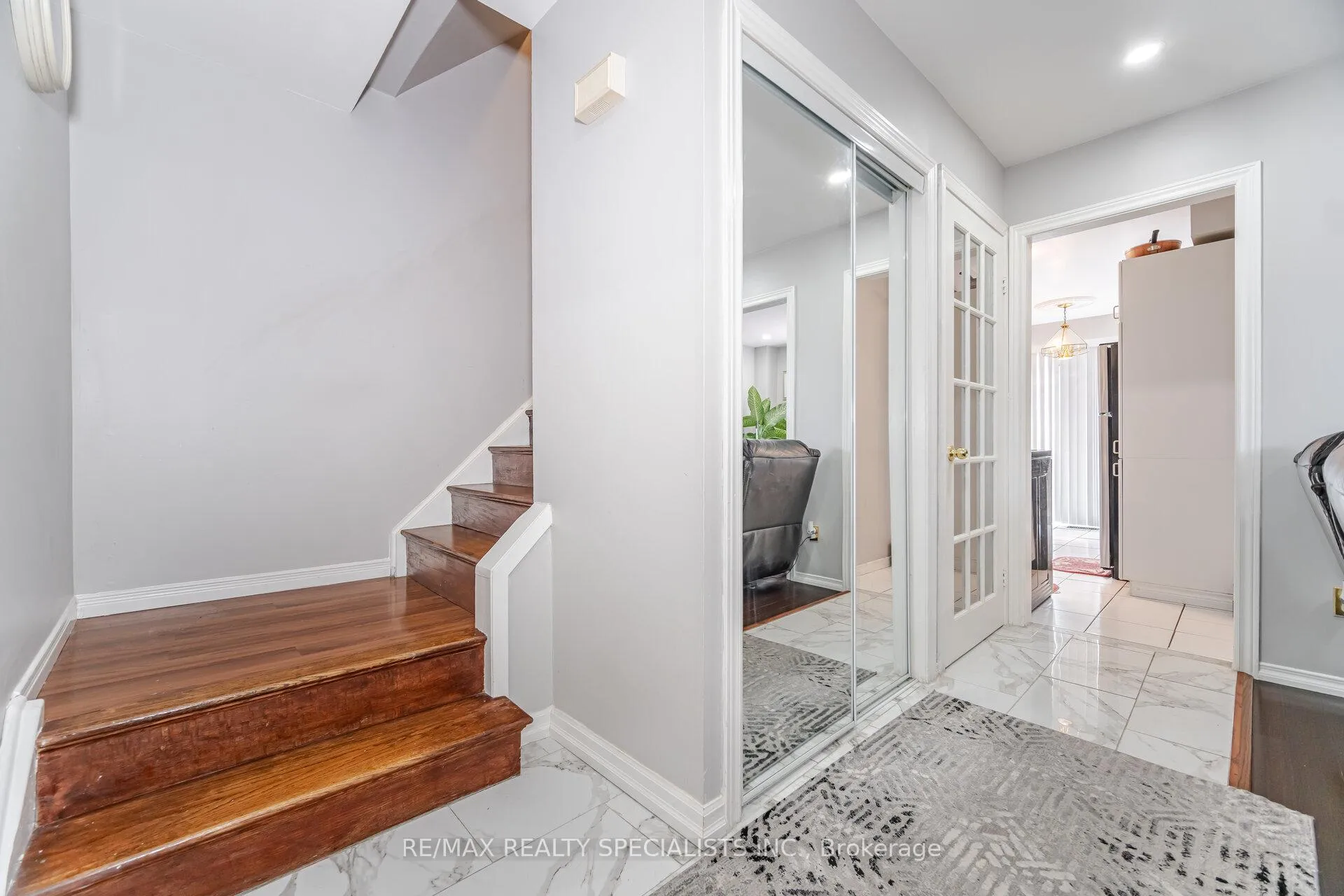 Photo 13 of 6 Beisel Court, Brampton, Heart Lake West — HOMEH