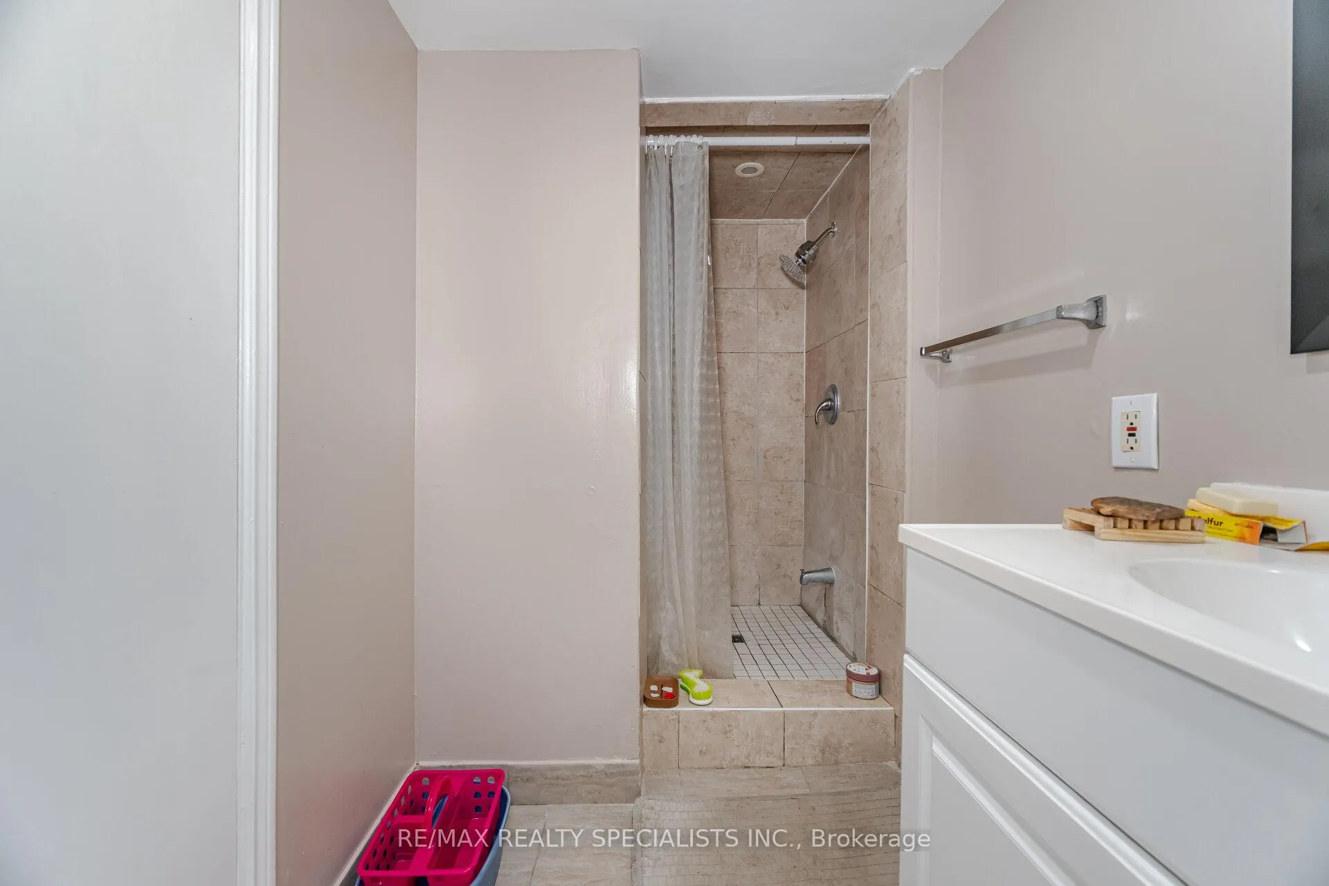Photo 22 of 6 Beisel Court, Brampton, Heart Lake West — HOMEH