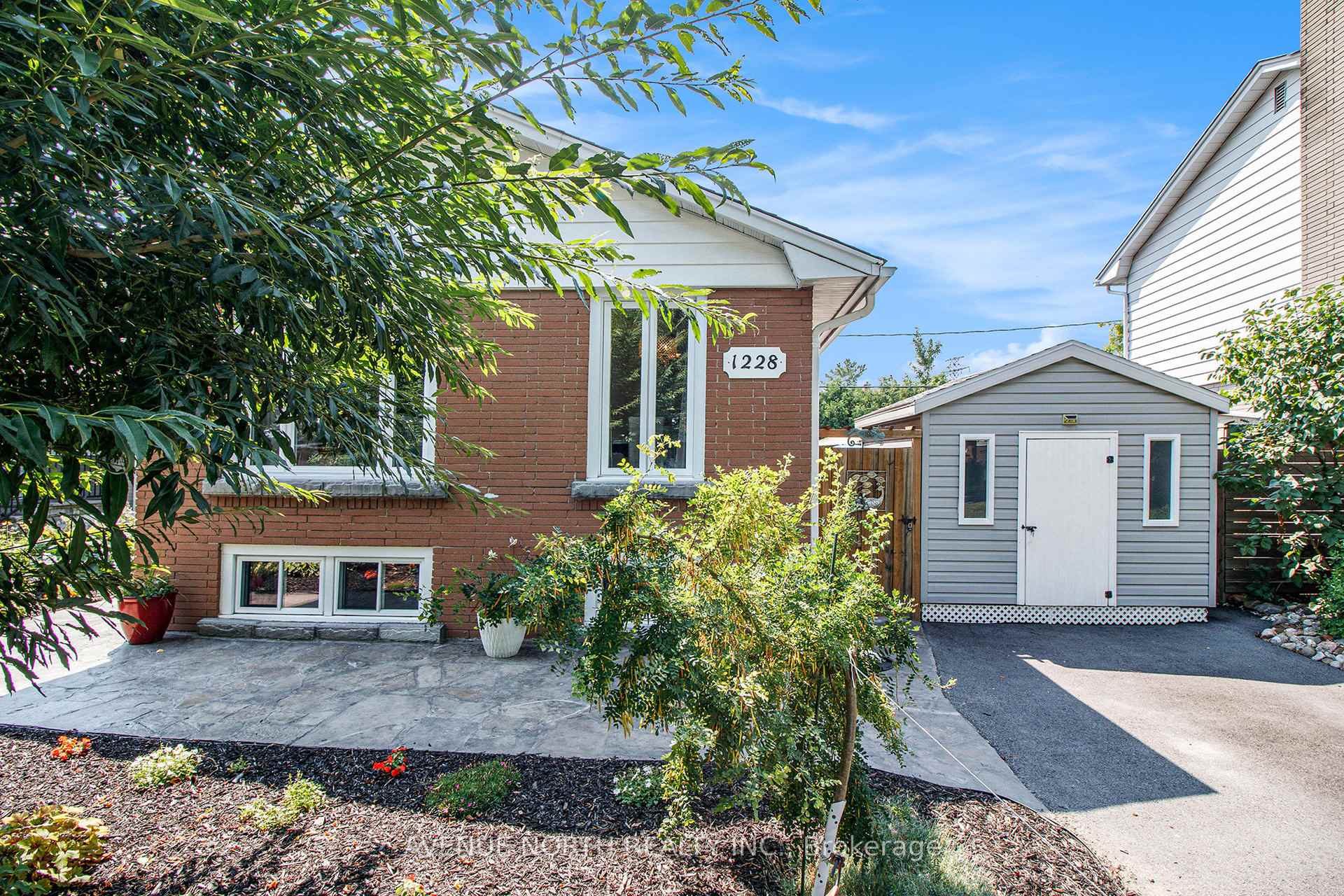 Photo 2 of 1228 Amesbrooke Drive, Ottawa, Copeland Park — HOMEH