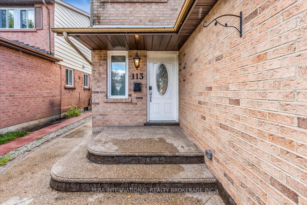 Photo 2 of 113 Martindale Crescent, Brampton, Brampton West — HOMEH