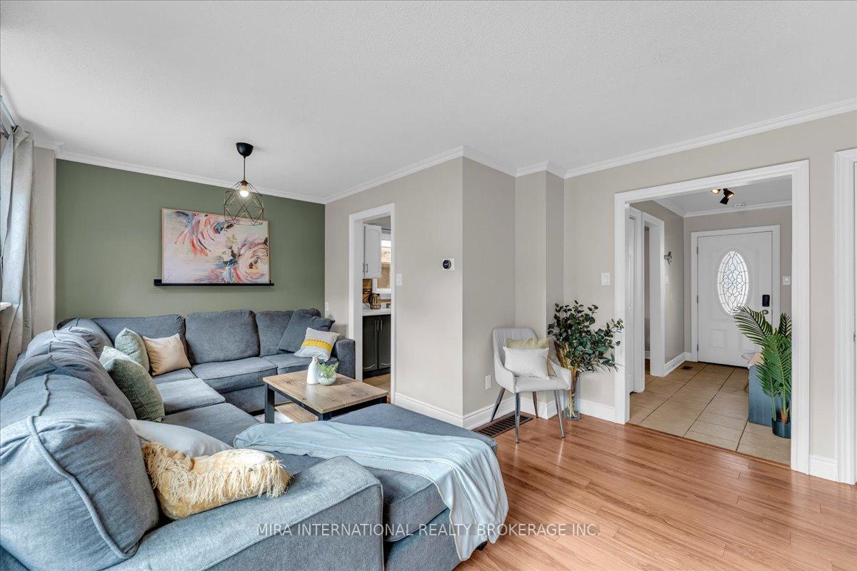 Photo 4 of 113 Martindale Crescent, Brampton, Brampton West — HOMEH