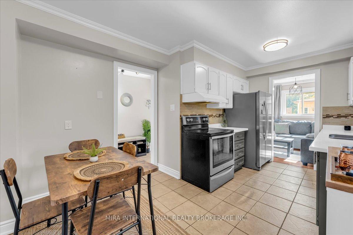 Photo 6 of 113 Martindale Crescent, Brampton, Brampton West — HOMEH