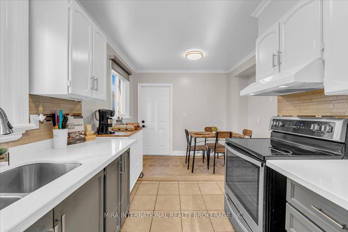 Photo 7 of 113 Martindale Crescent, Brampton, Brampton West — HOMEH