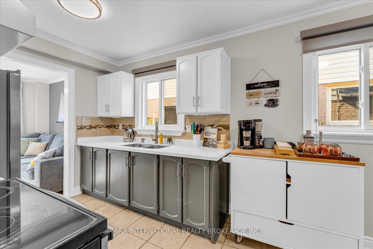 Photo 8 of 113 Martindale Crescent, Brampton, Brampton West — HOMEH
