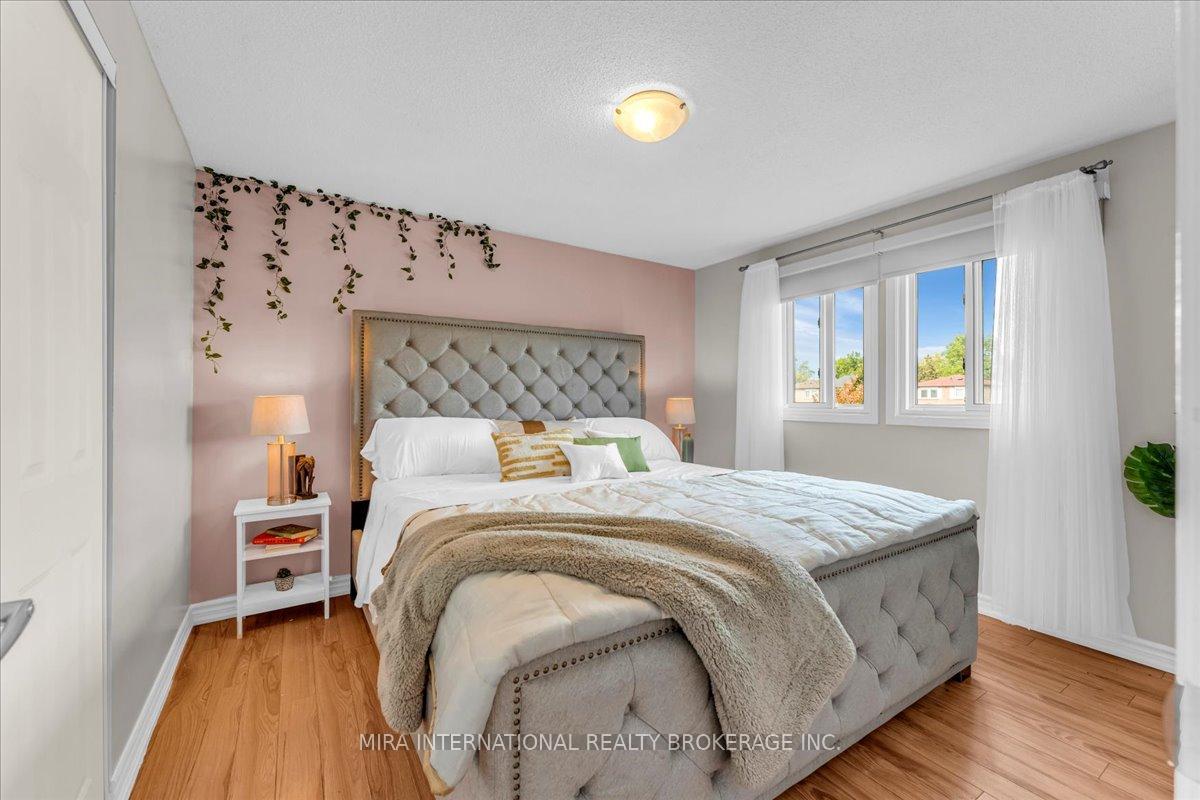 Photo 10 of 113 Martindale Crescent, Brampton, Brampton West — HOMEH