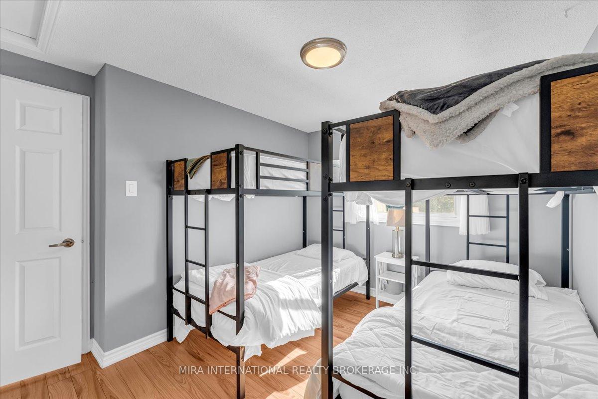 Photo 12 of 113 Martindale Crescent, Brampton, Brampton West — HOMEH