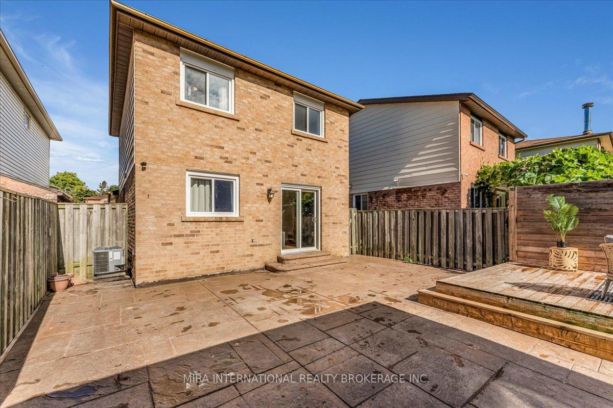 Photo 17 of 113 Martindale Crescent, Brampton, Brampton West — HOMEH