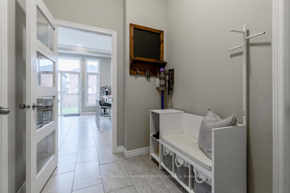Photo 10 of 51 Weaver Drive, Hamilton, Meadowlands — HOMEH