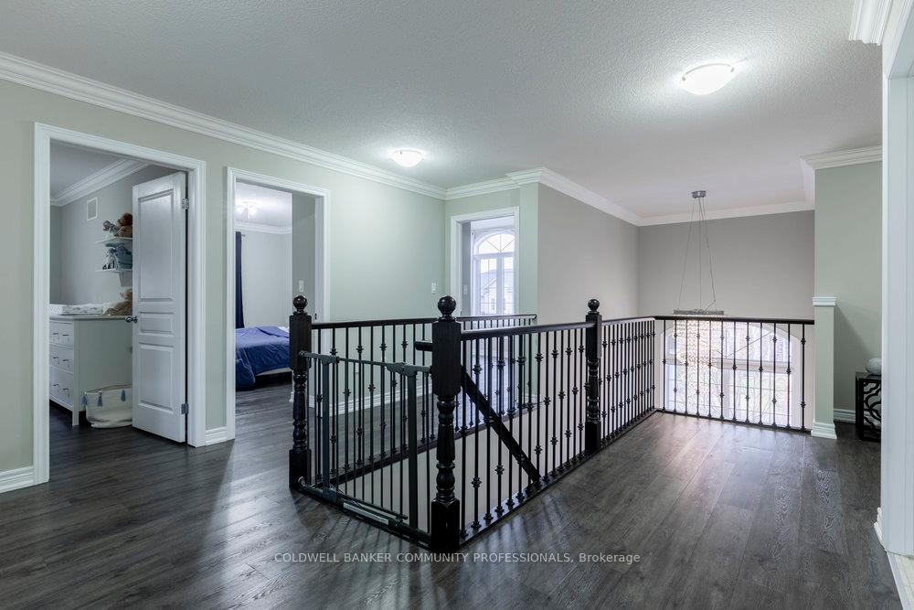 Photo 14 of 51 Weaver Drive, Hamilton, Meadowlands — HOMEH