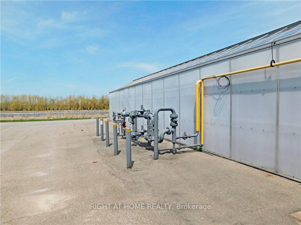 Photo 16 of 234,228 Read Road, St. Catharines, Port Weller — HOMEH