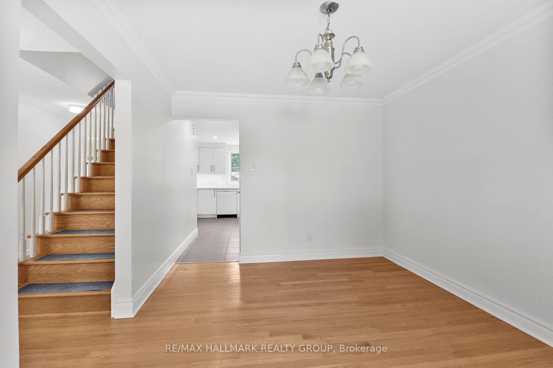 Photo 7 of 19 Rockfield Crescent, Ottawa, Borden Farm/Stewart Farm/Carleton Heights/Parkwood Hills — HOMEH