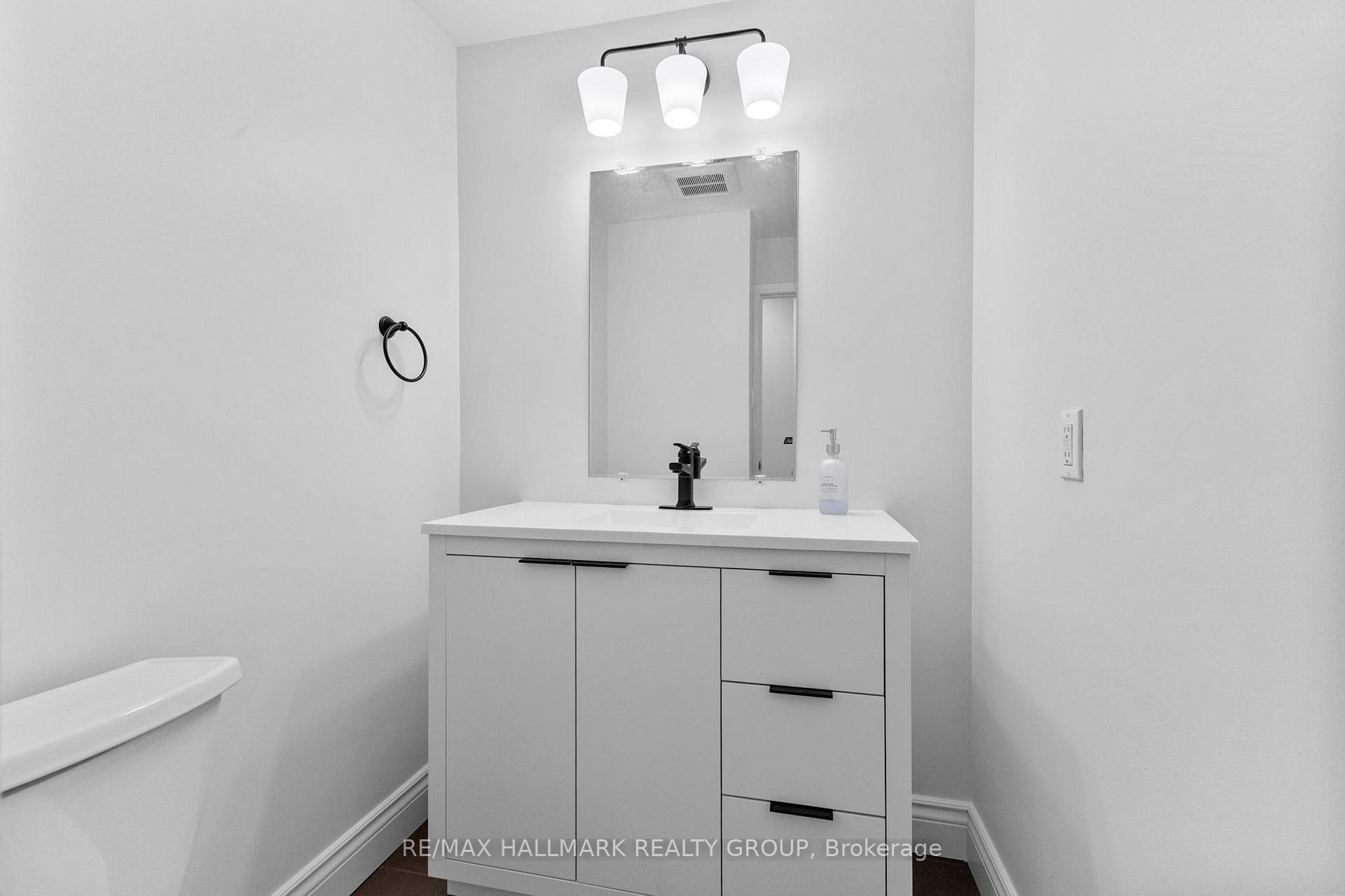 Photo 10 of 19 Rockfield Crescent, Ottawa, Borden Farm/Stewart Farm/Carleton Heights/Parkwood Hills — HOMEH