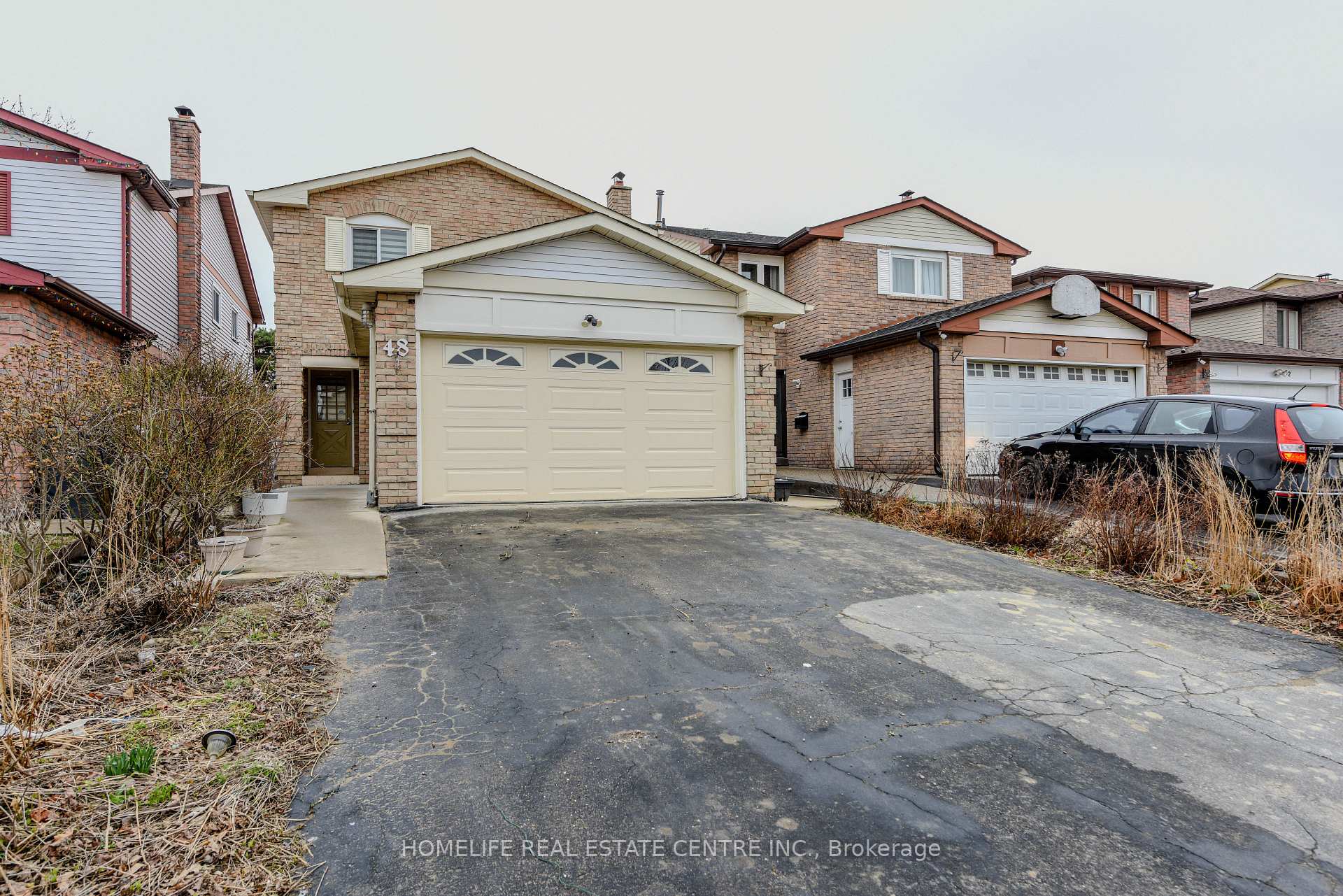Photo 2 of 48 Dafoe Crescent, Brampton, Fletcher's West — HOMEH