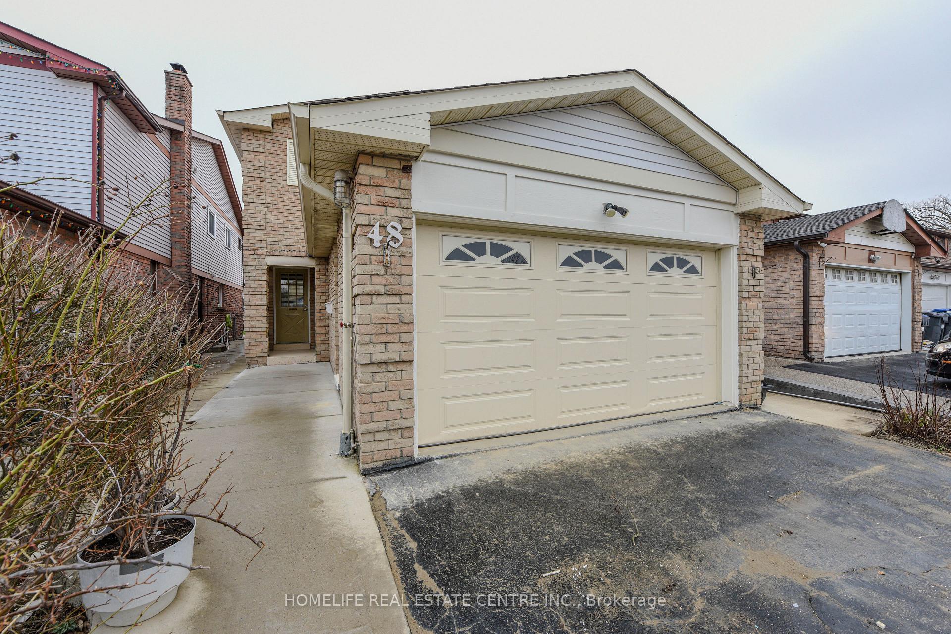 Photo 3 of 48 Dafoe Crescent, Brampton, Fletcher's West — HOMEH
