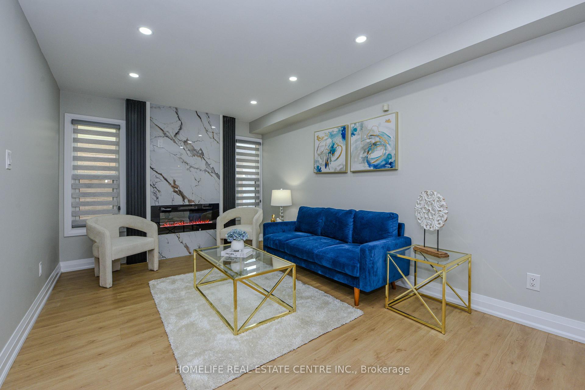 Photo 4 of 48 Dafoe Crescent, Brampton, Fletcher's West — HOMEH