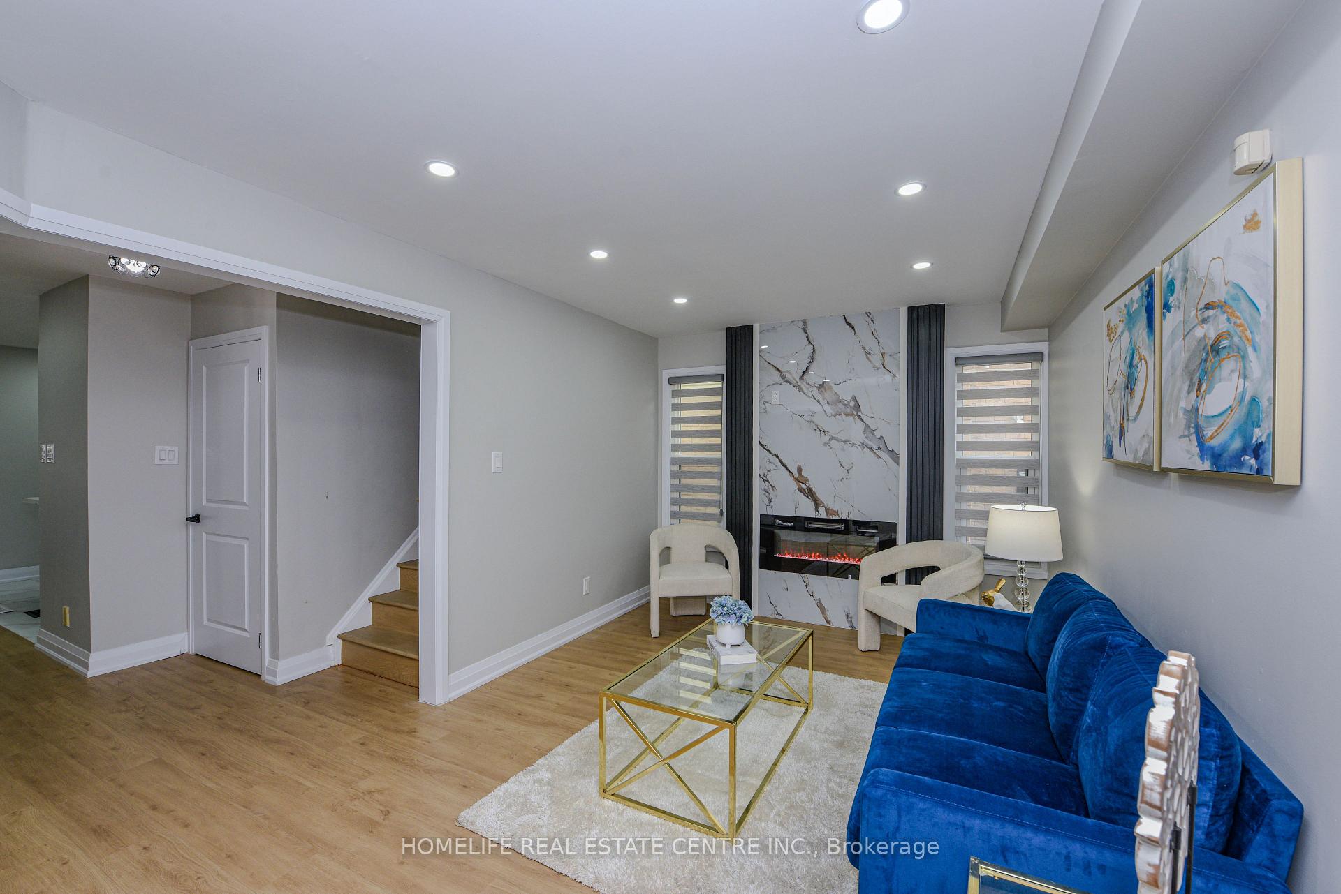 Photo 5 of 48 Dafoe Crescent, Brampton, Fletcher's West — HOMEH