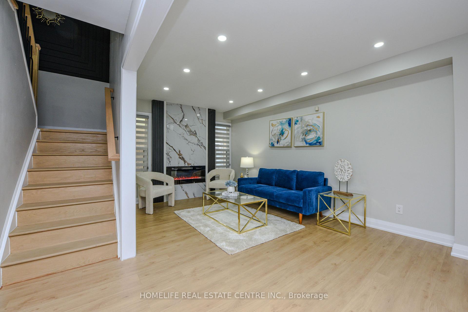 Photo 7 of 48 Dafoe Crescent, Brampton, Fletcher's West — HOMEH
