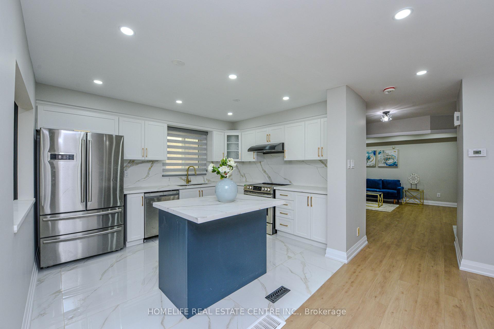 Photo 11 of 48 Dafoe Crescent, Brampton, Fletcher's West — HOMEH