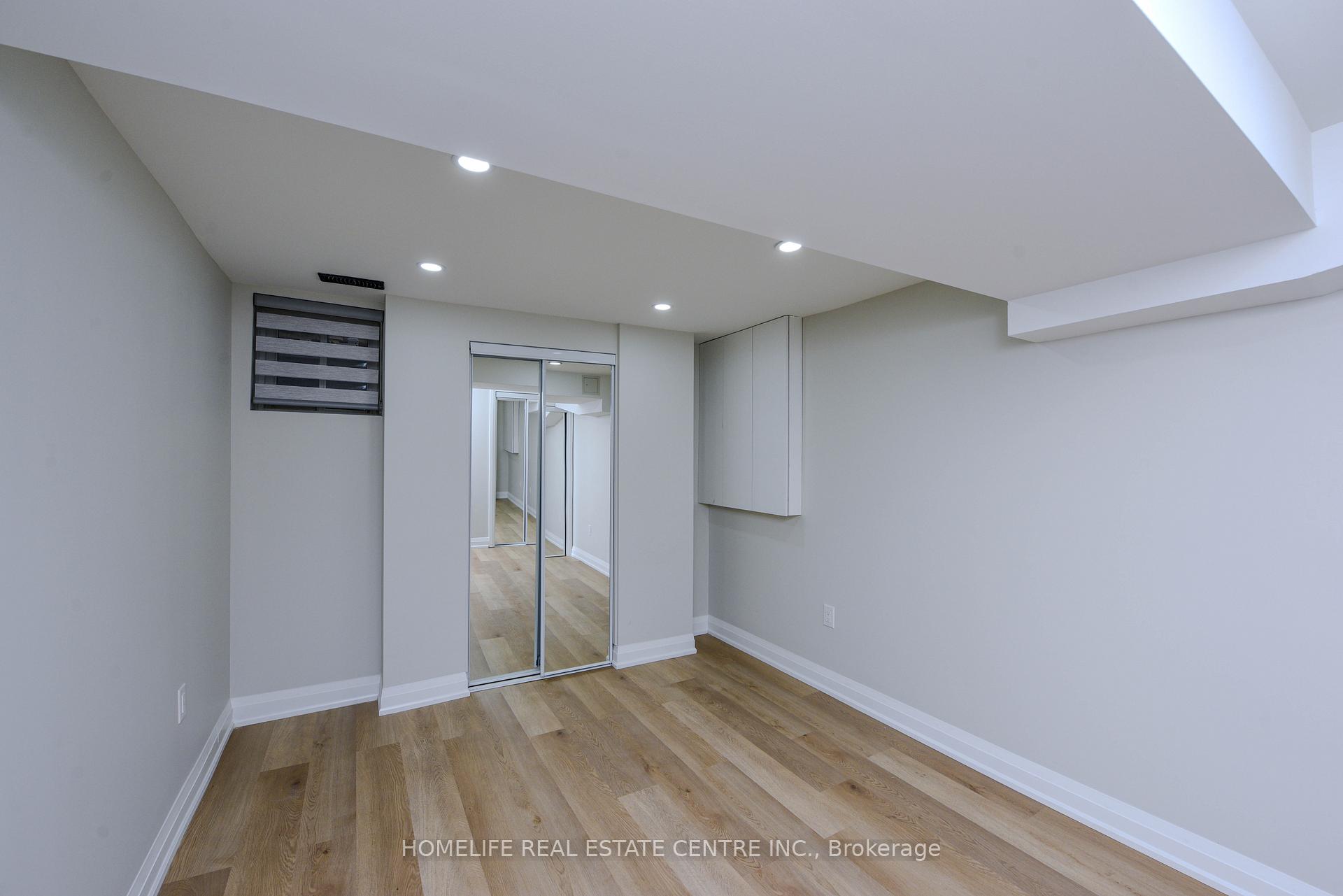 Photo 35 of 48 Dafoe Crescent, Brampton, Fletcher's West — HOMEH