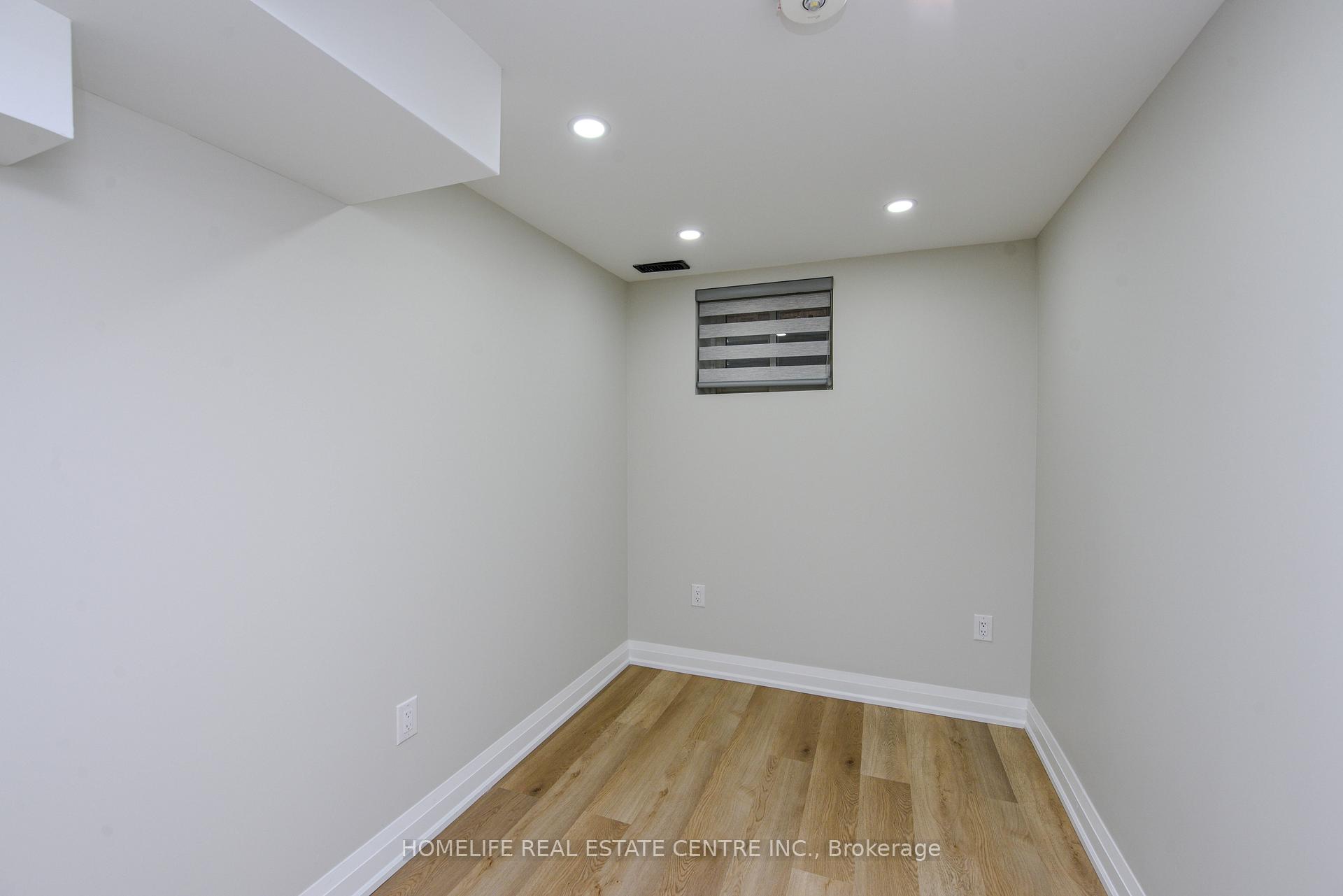 Photo 38 of 48 Dafoe Crescent, Brampton, Fletcher's West — HOMEH