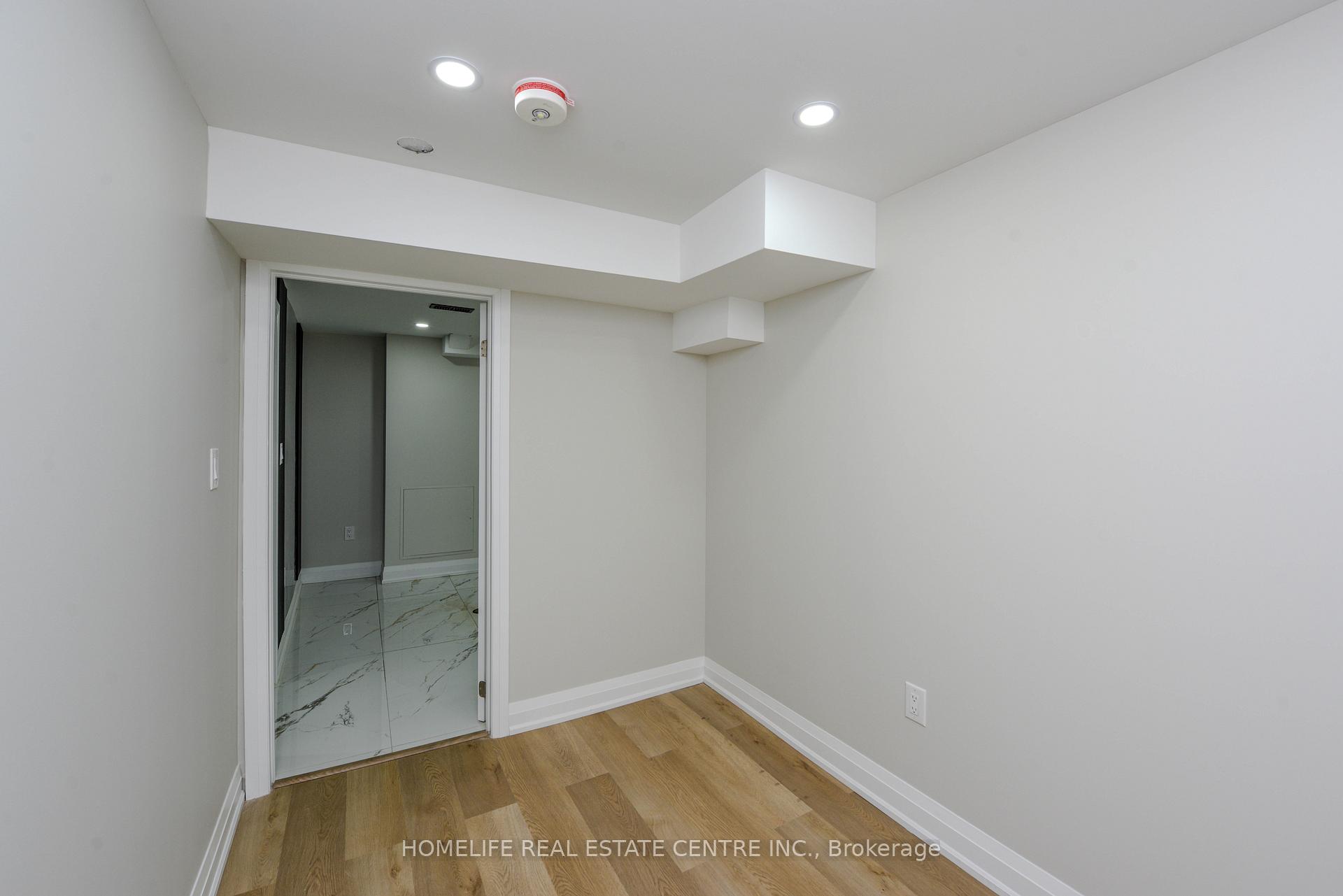 Photo 39 of 48 Dafoe Crescent, Brampton, Fletcher's West — HOMEH