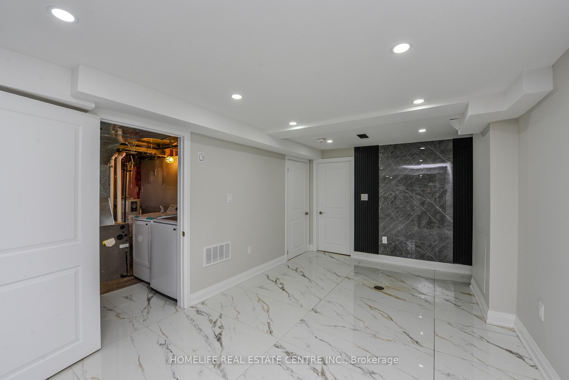 Photo 41 of 48 Dafoe Crescent, Brampton, Fletcher's West — HOMEH