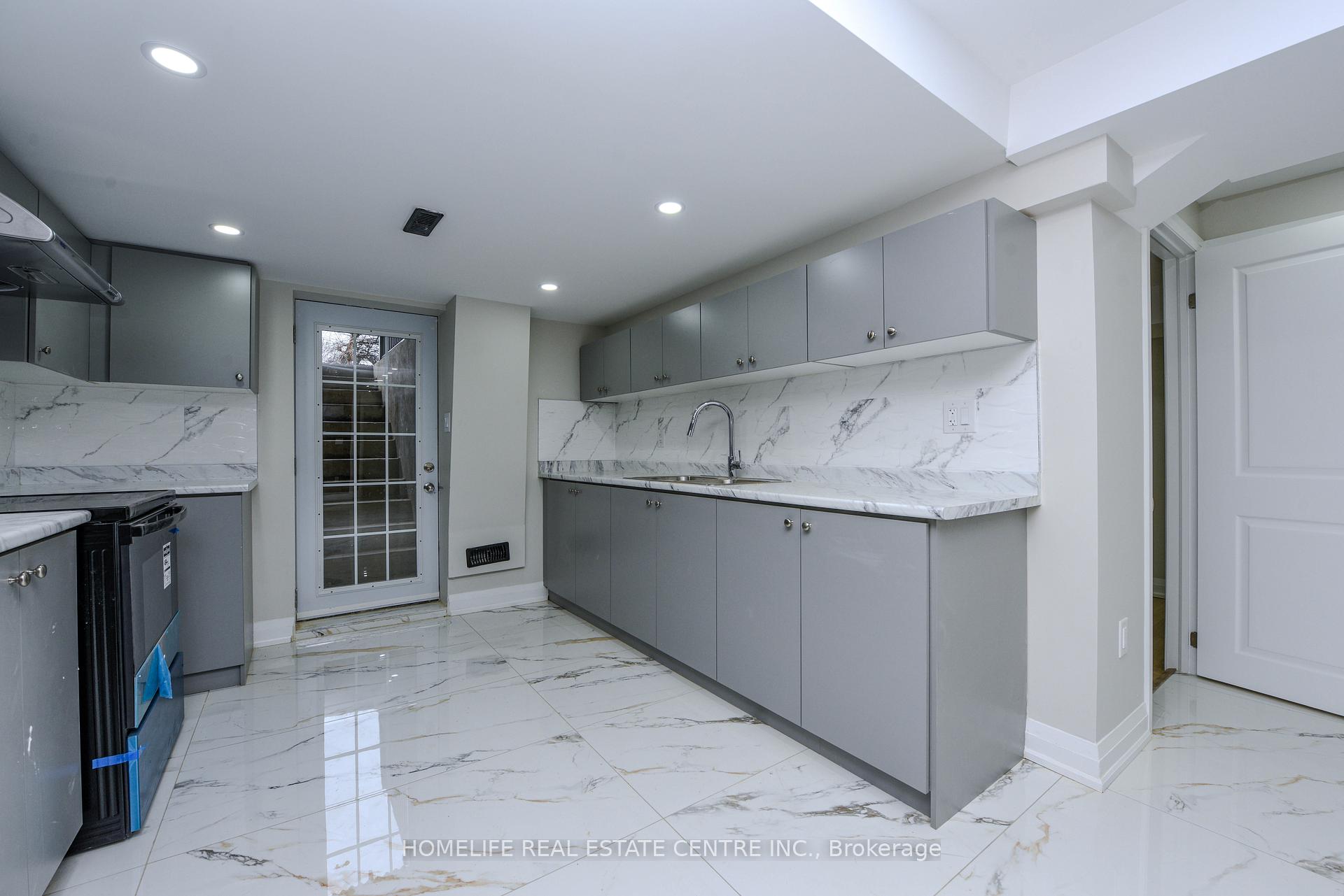 Photo 45 of 48 Dafoe Crescent, Brampton, Fletcher's West — HOMEH