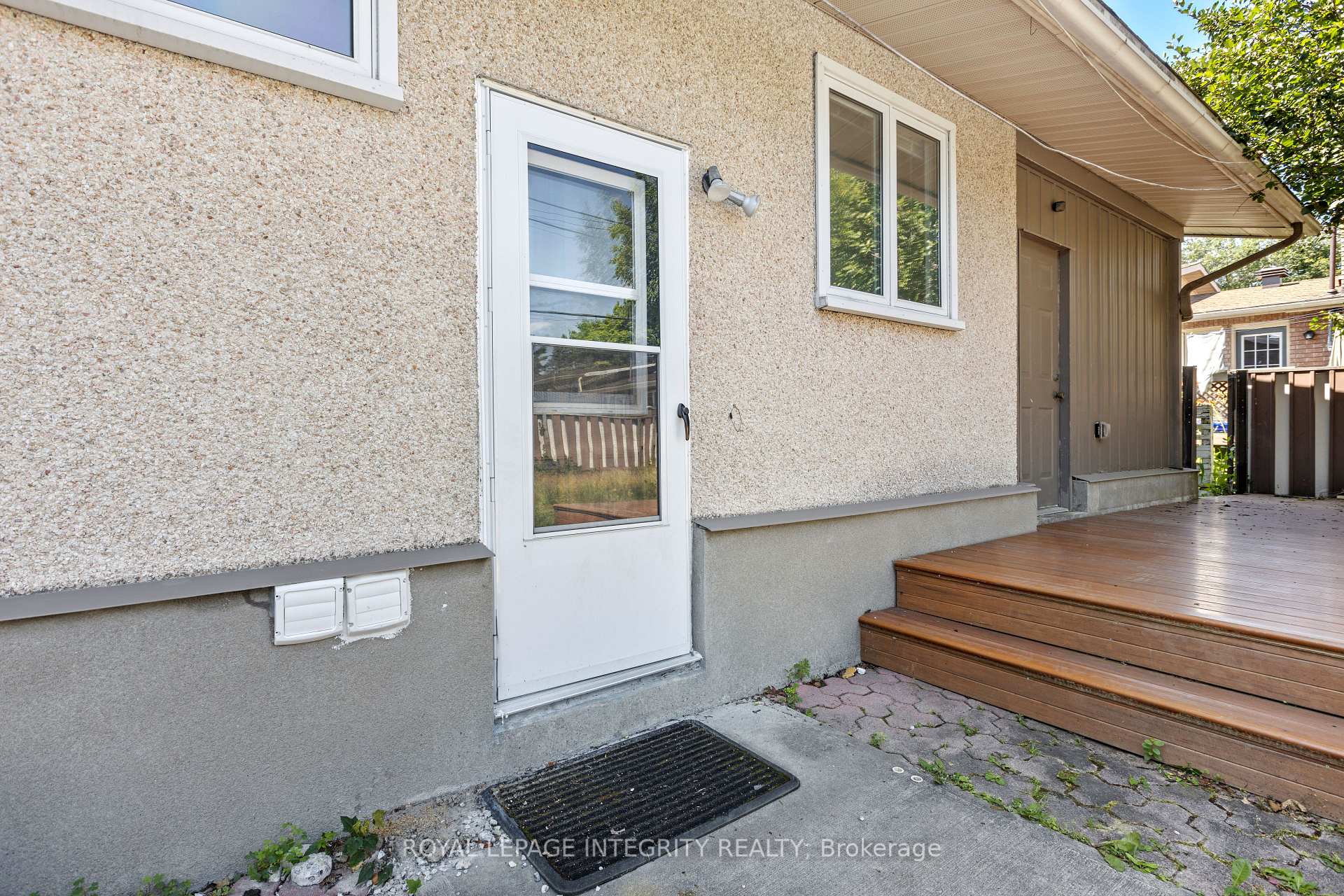 Photo 2 of Unit Basement, 33 Conniston Avenue, Ottawa, Crystal Beach — HOMEH
