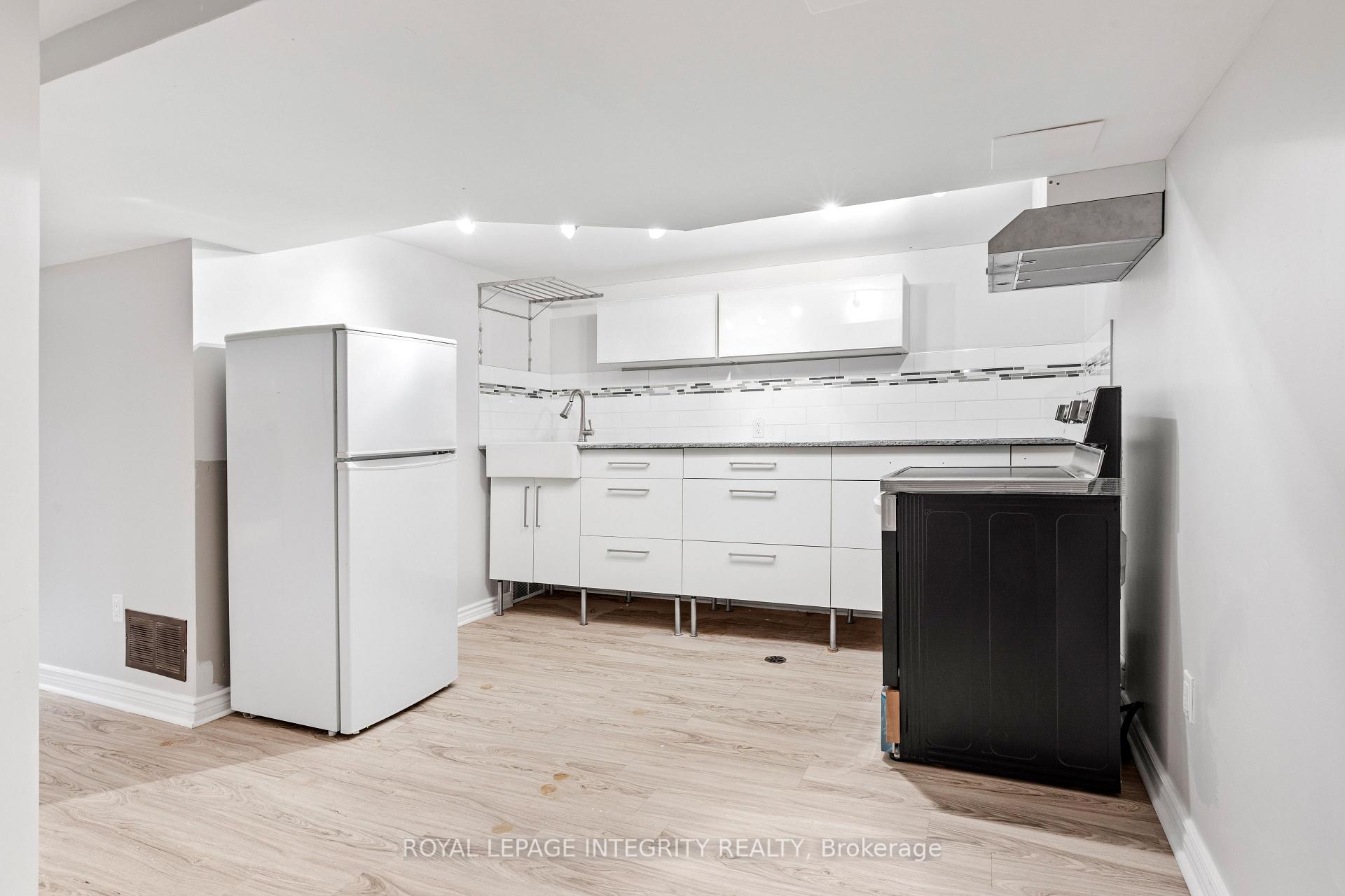 Photo 5 of Unit Basement, 33 Conniston Avenue, Ottawa, Crystal Beach — HOMEH