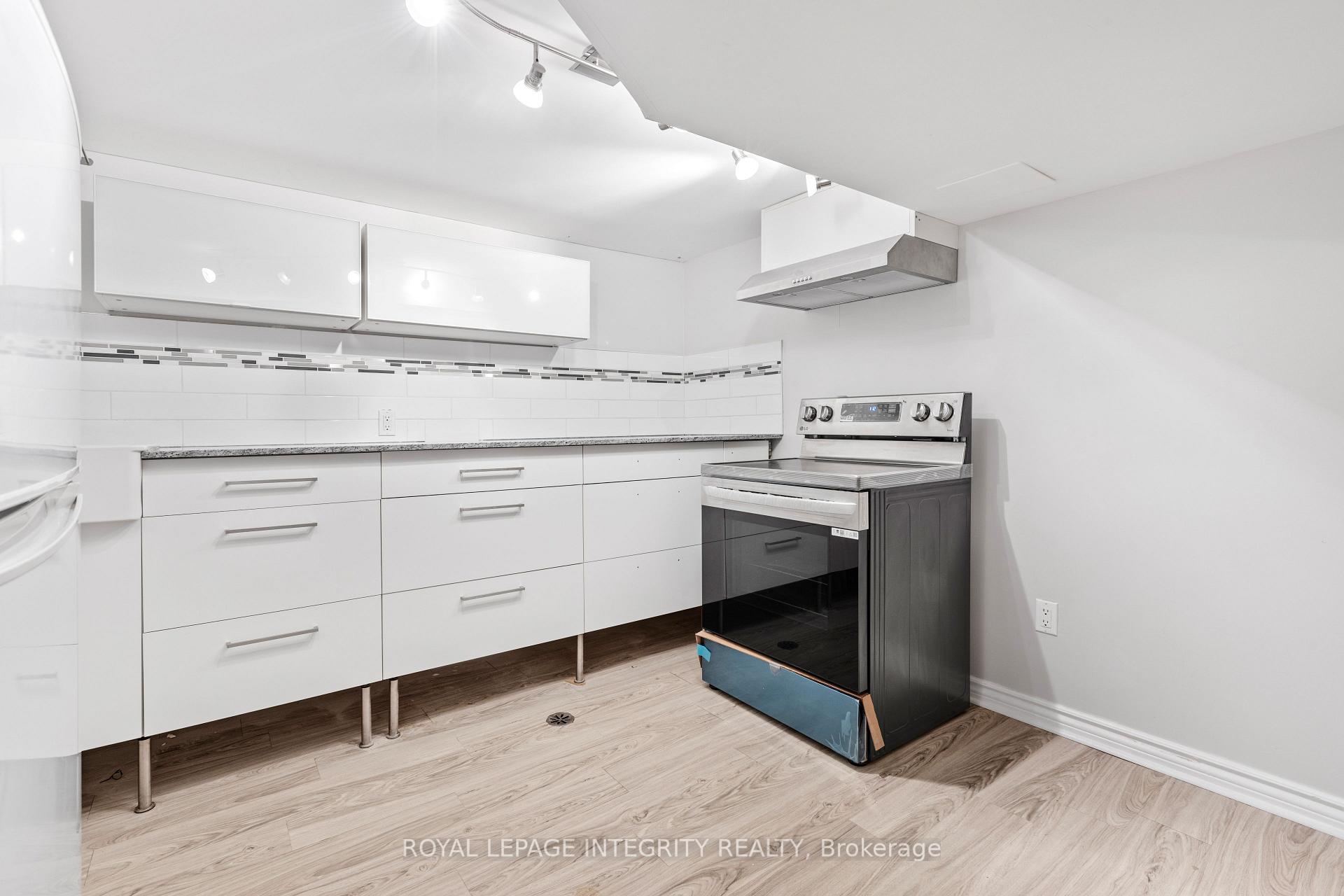 Photo 6 of Unit Basement, 33 Conniston Avenue, Ottawa, Crystal Beach — HOMEH
