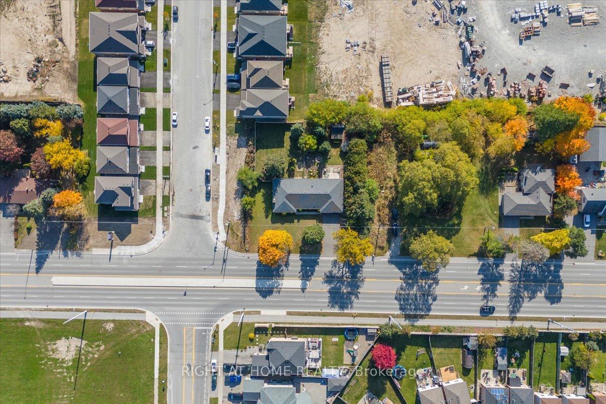 Photo 2 of 569 Mapleview Drive E, Barrie, Painswick South — HOMEH