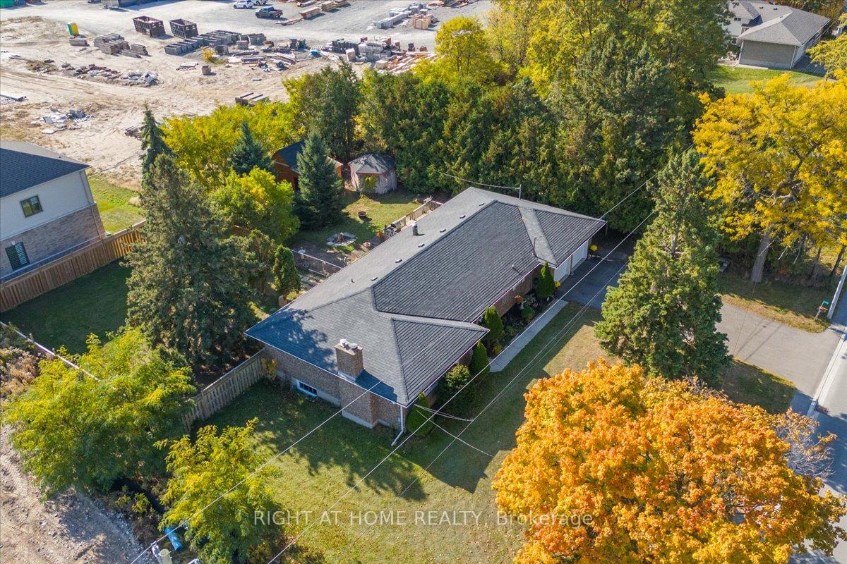 Photo 3 of 569 Mapleview Drive E, Barrie, Painswick South — HOMEH