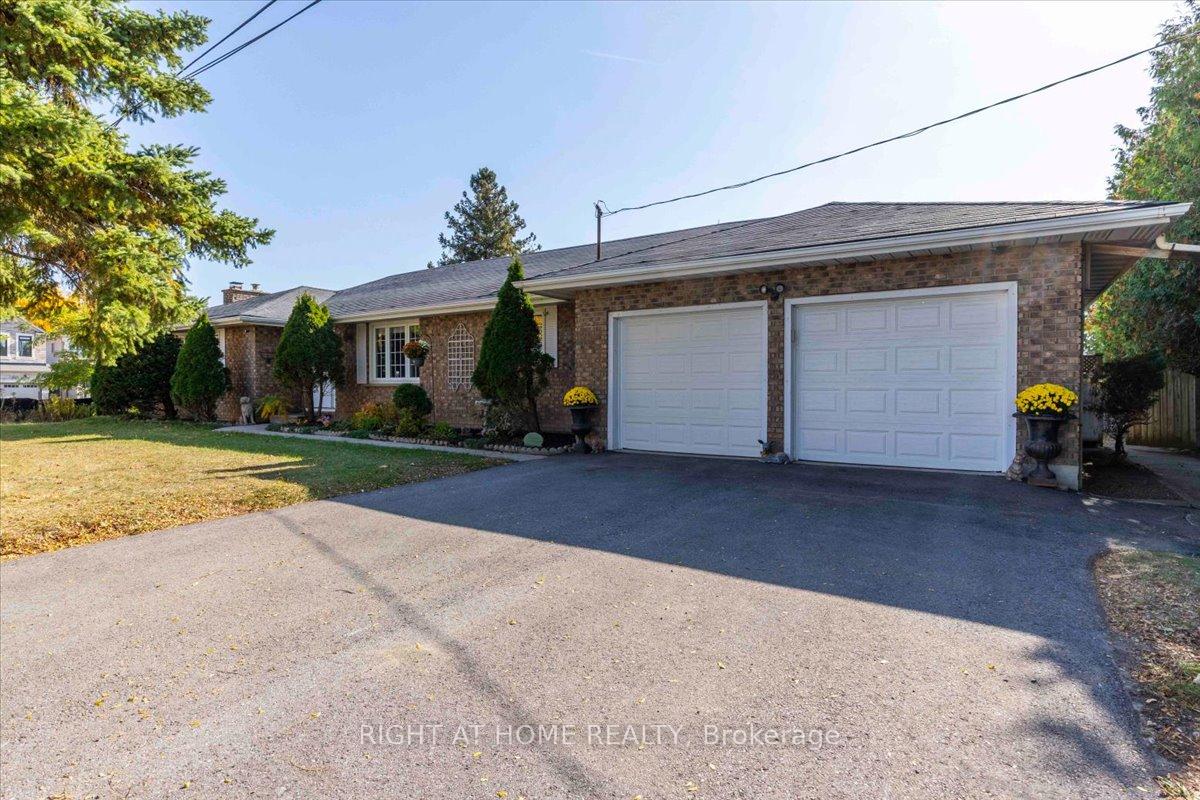 Photo 4 of 569 Mapleview Drive E, Barrie, Painswick South — HOMEH