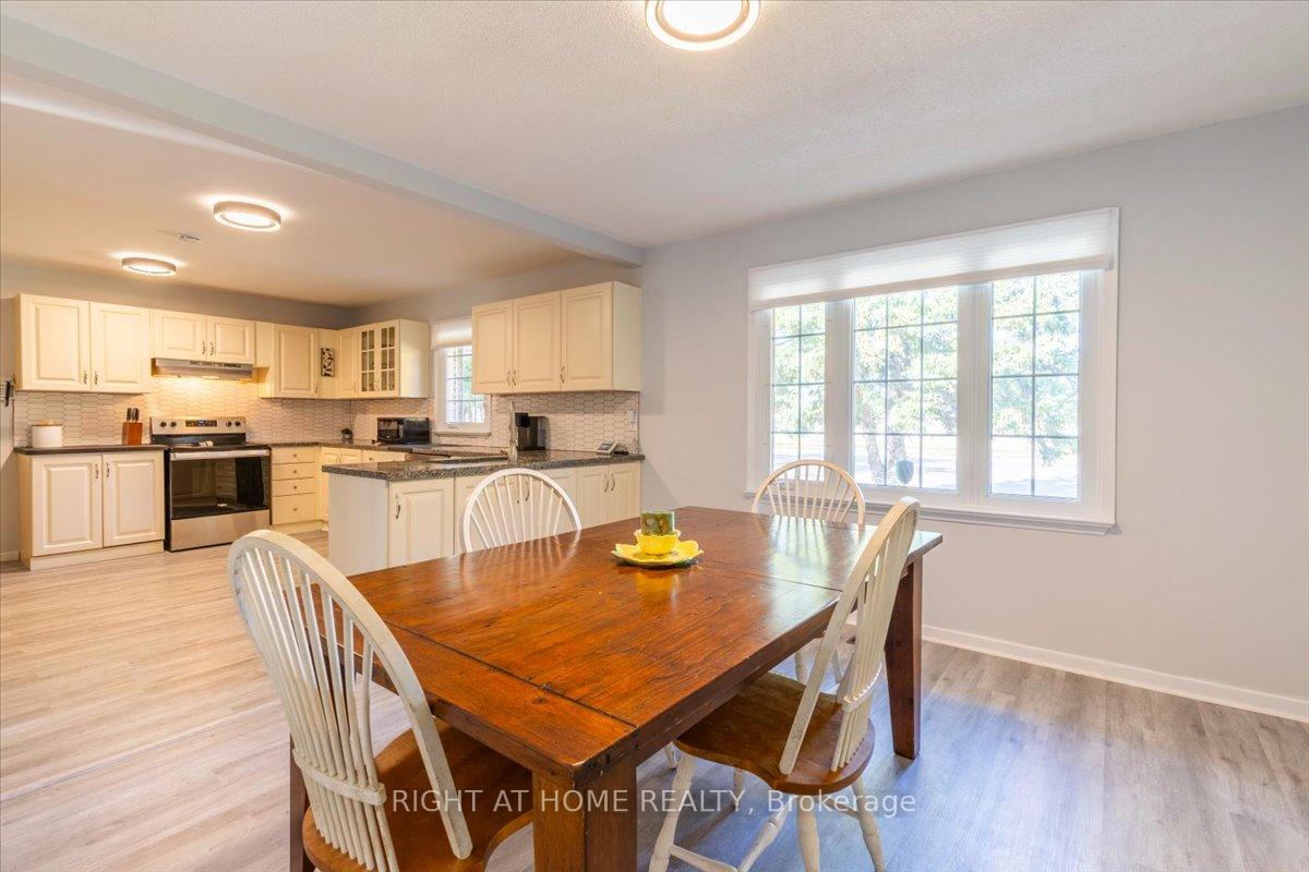 Photo 9 of 569 Mapleview Drive E, Barrie, Painswick South — HOMEH