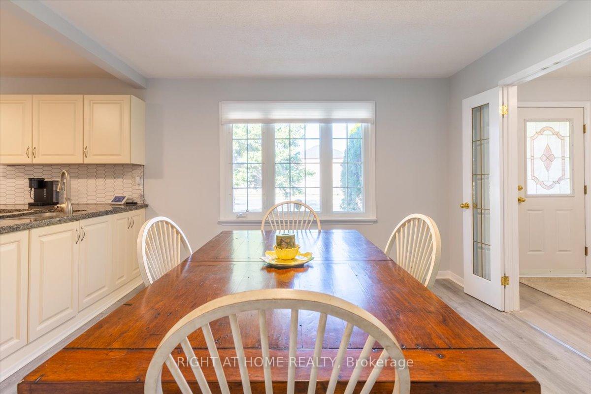 Photo 10 of 569 Mapleview Drive E, Barrie, Painswick South — HOMEH