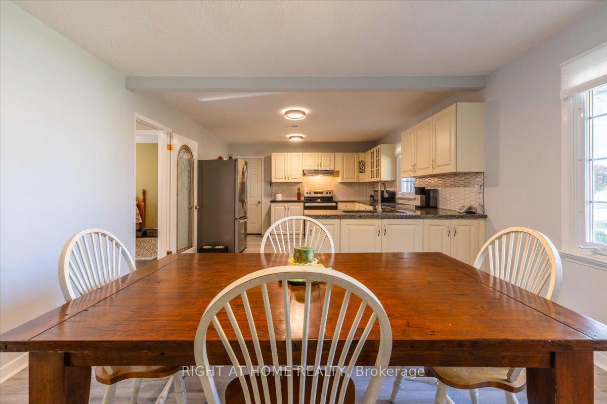Photo 11 of 569 Mapleview Drive E, Barrie, Painswick South — HOMEH