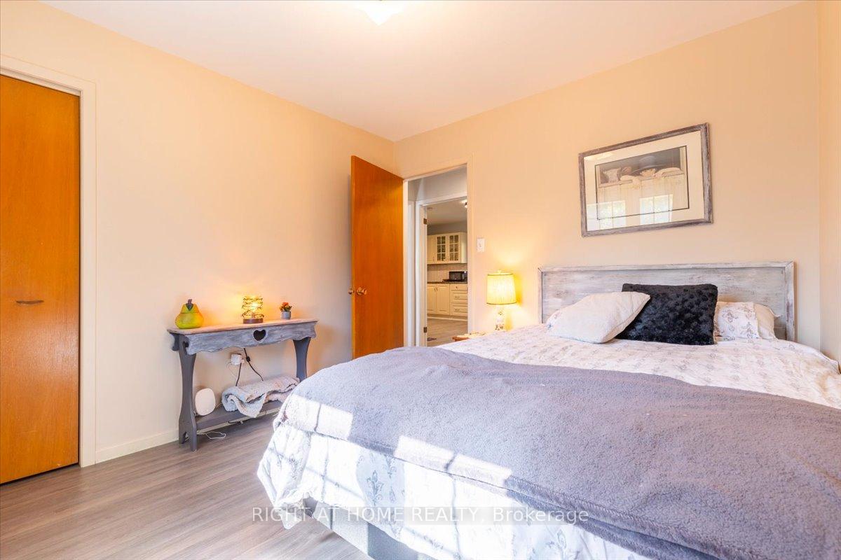 Photo 18 of 569 Mapleview Drive E, Barrie, Painswick South — HOMEH