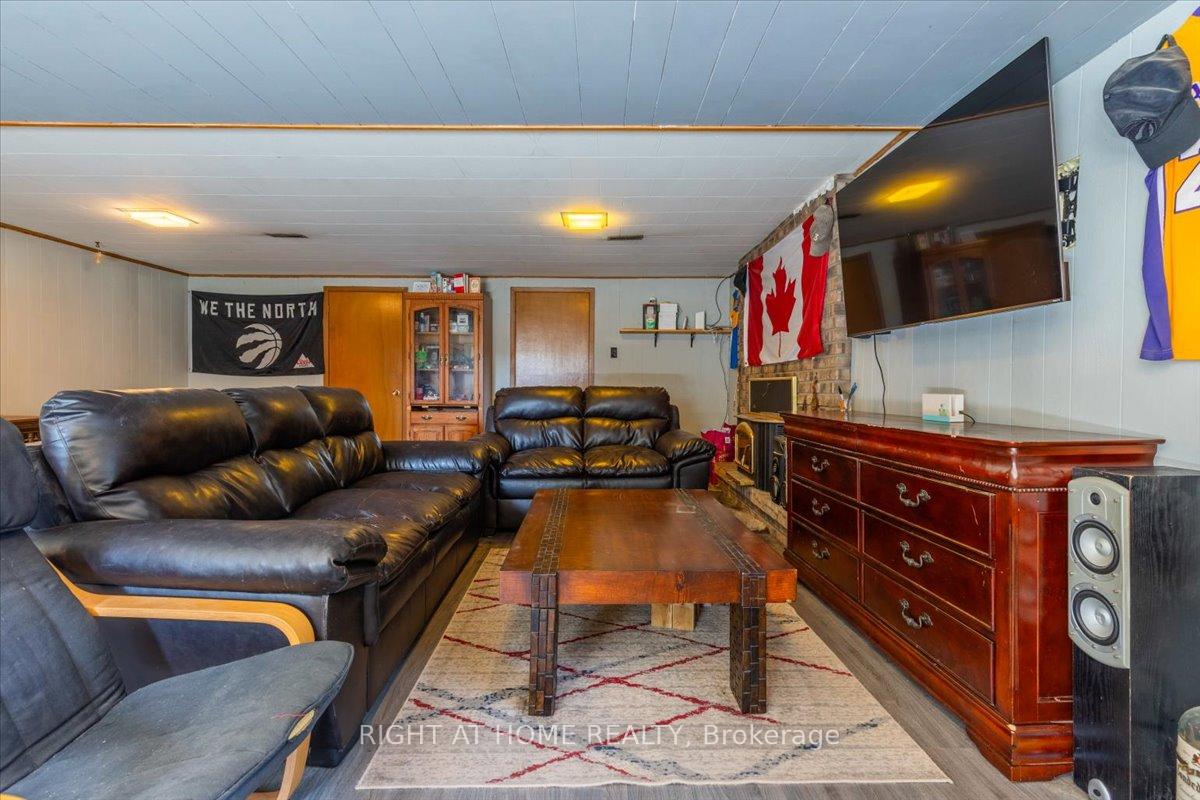 Photo 23 of 569 Mapleview Drive E, Barrie, Painswick South — HOMEH