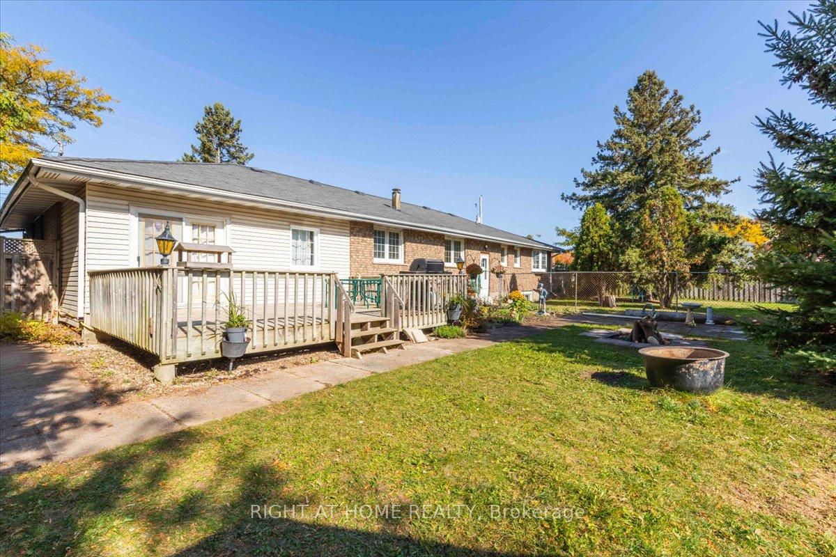 Photo 26 of 569 Mapleview Drive E, Barrie, Painswick South — HOMEH